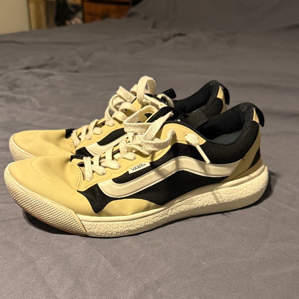 Vans Men's Black and Tan Sneakers